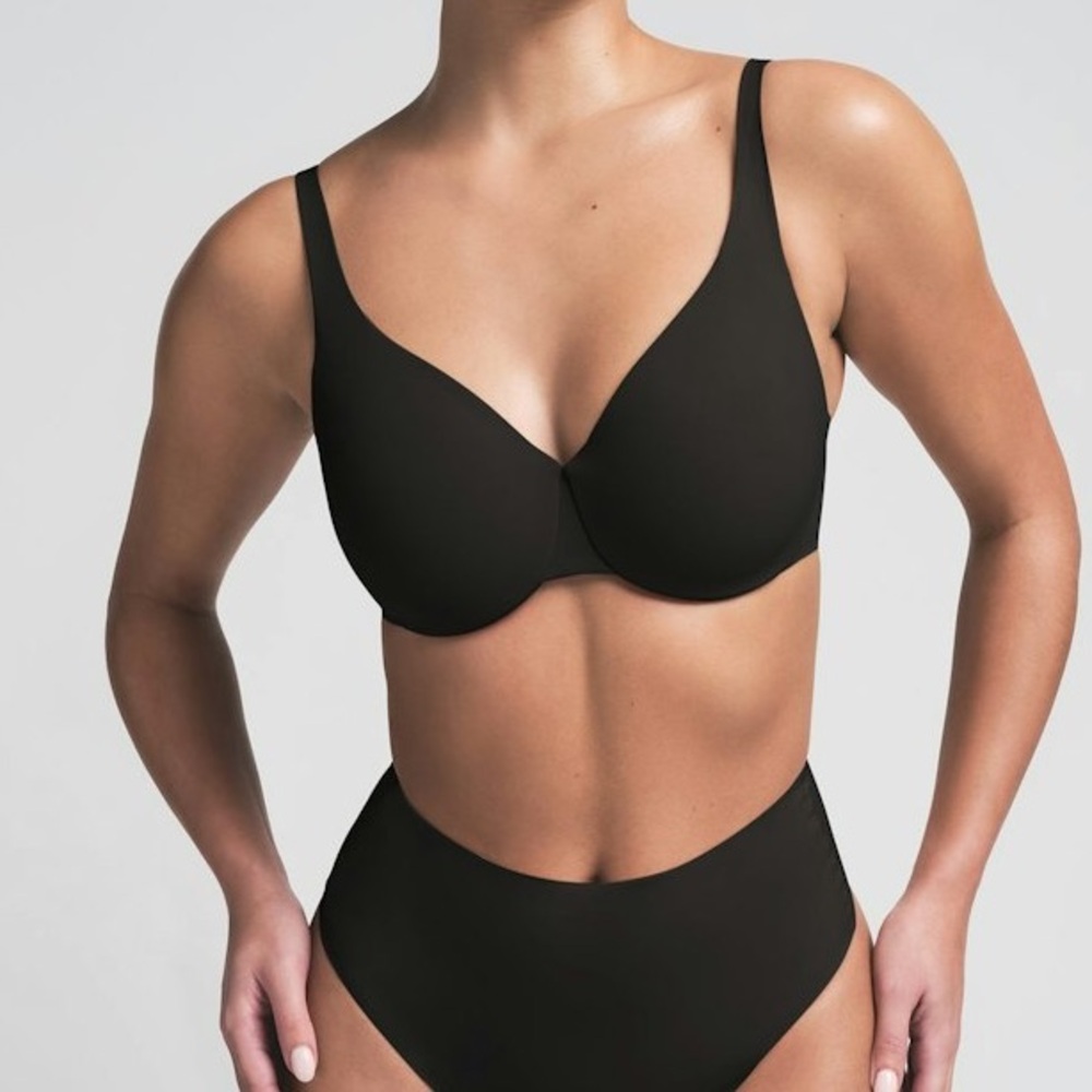 SKIMS SMOOTHING INTIMATES UNLINED MINIMIZER BRA IN ONYX 36C